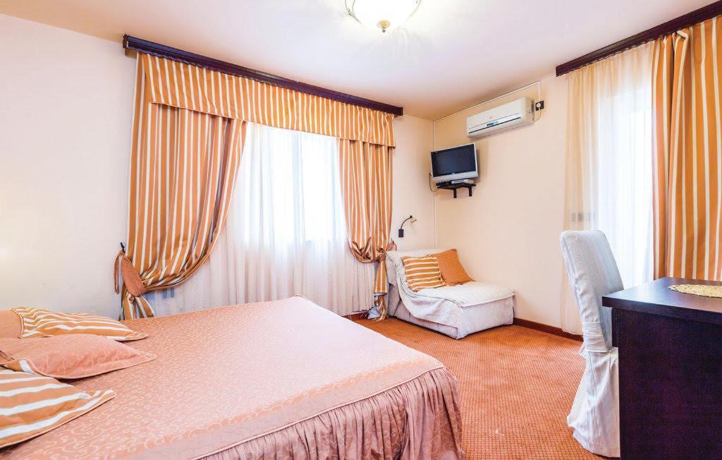 Bed & Breakfast Valentina Метайна Екстер'єр фото